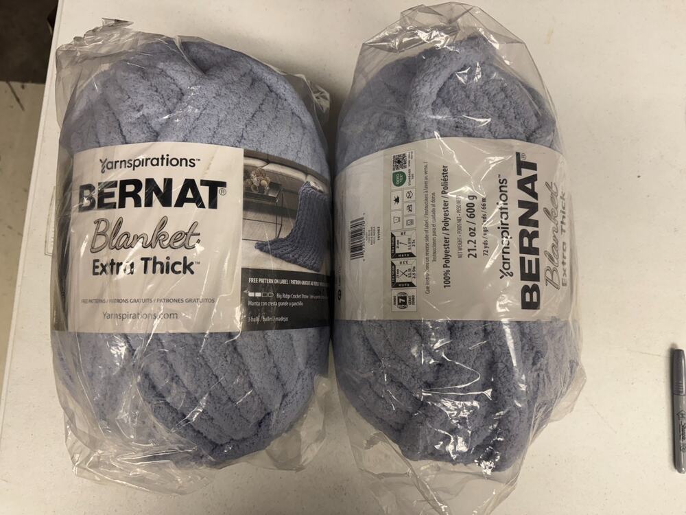 Bernat Extra Thick Blanket 600g Yarn Fog Blue 100% Polyester 2 Pack New